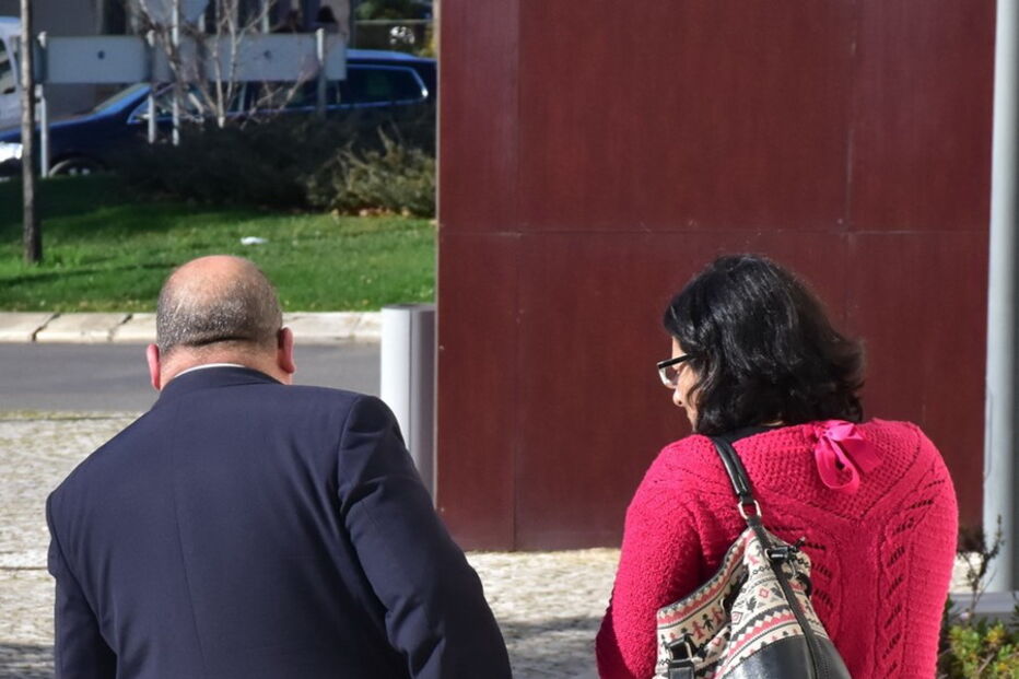 Julgamento de homem que violou filha em Santarém