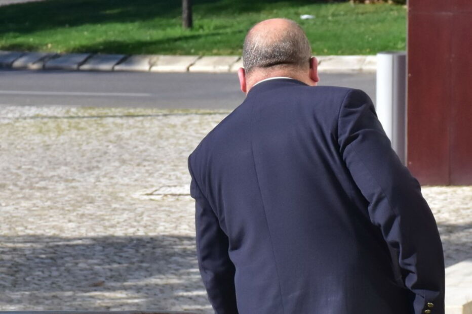 Julgamento de homem que violou filha em Santarém