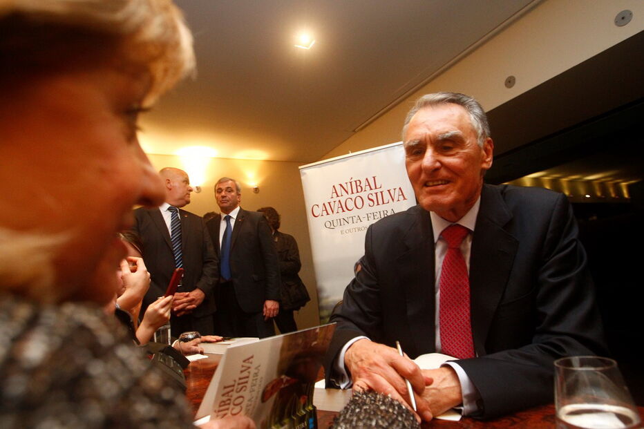Livro ‘Quinta-feira e outros dias’ foi apresentado na quinta-feira no Centro Cultural de Belém por Cavaco Silva