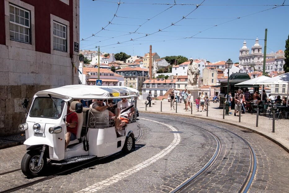 'Tuk-tuk' oferecem passeios gratuitos pela cidade de Lisboa