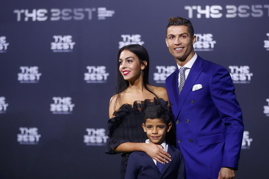 Ronaldo e a jovem espanhola levam a relação cada vez mais a sério