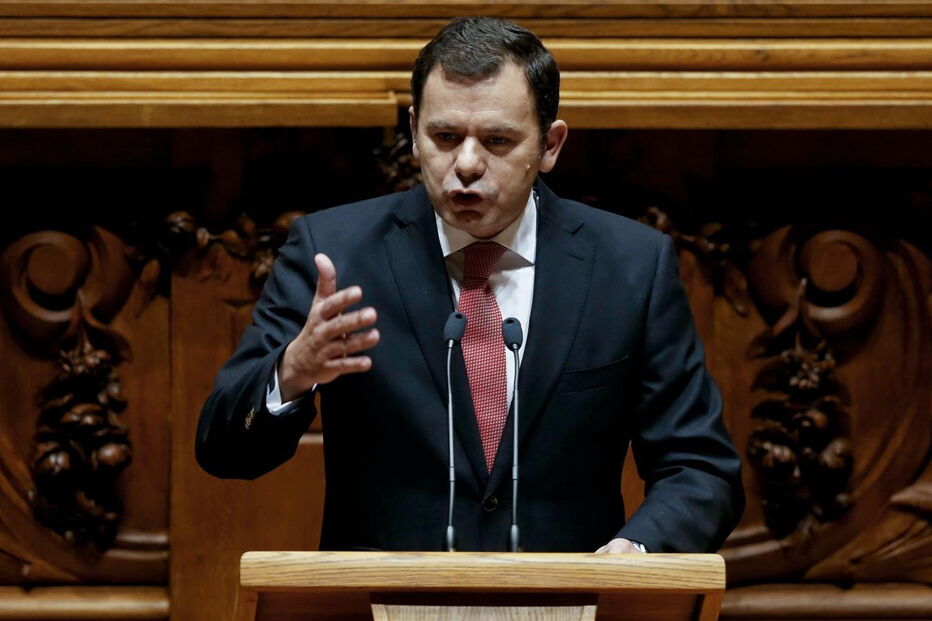 O líder parlamentar do Partido Social Democrata (PSD), Luís Montenegro