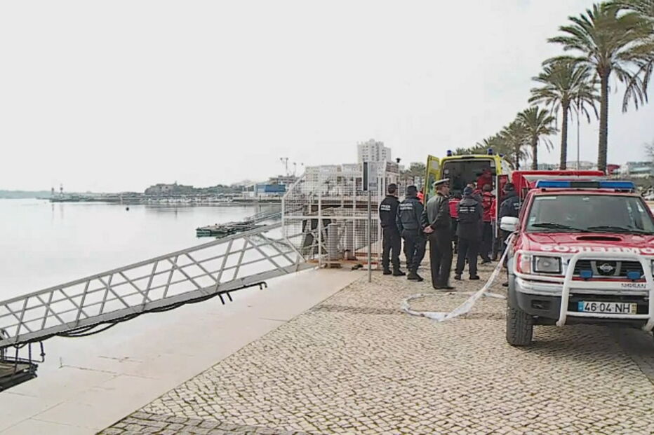 Jovem caiu ao rio na zona da Marina Velha de Portimão