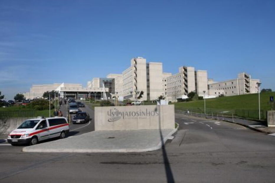 Bebé foi retirado à mãe no Hospital Pedro Hispano, após decisão da CPCJ
