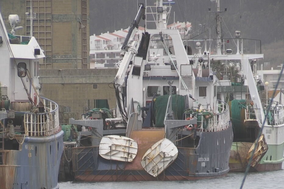 Engenho detetado nas redes de pesca de uma embarcação da Nazaré