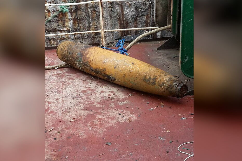  Bomba foi recolhida para o convés de embarcação de pesca