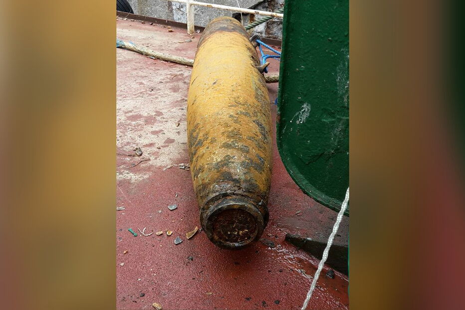  Bomba foi recolhida para o convés de embarcação de pesca
