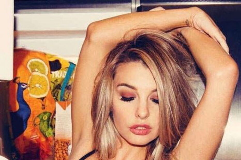 Emily Sears sem pudor no Instagram