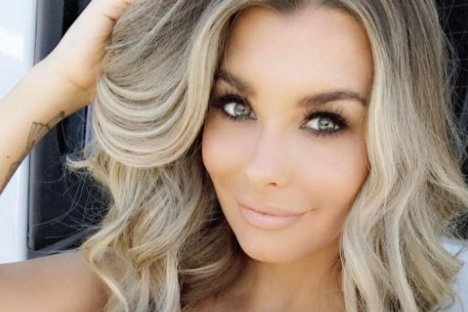 Emily Sears sem pudor no Instagram