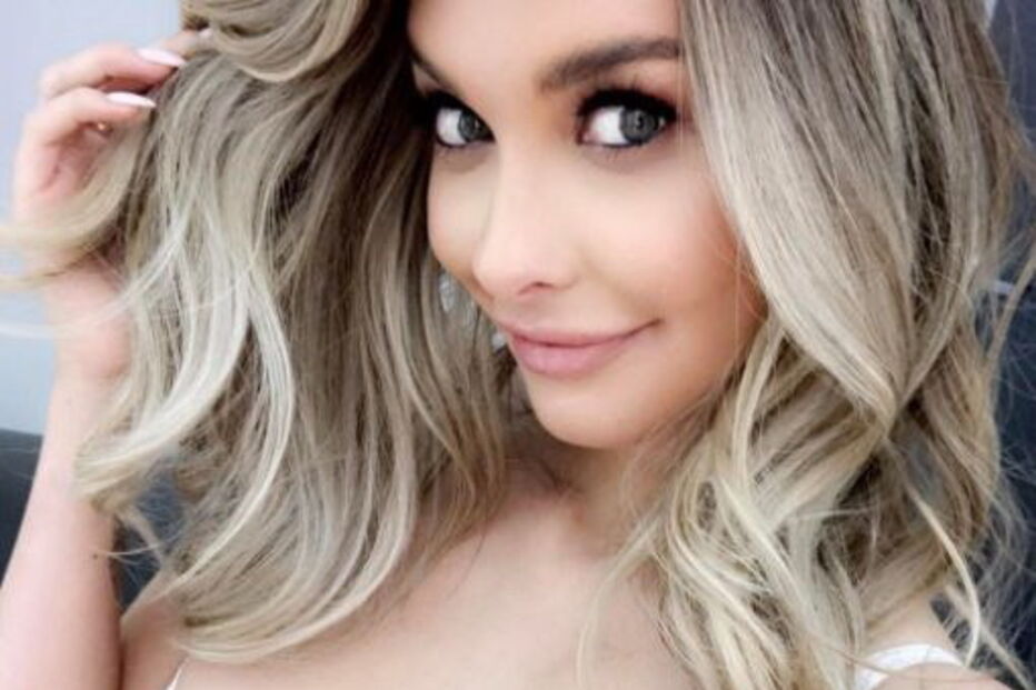 Emily Sears sem pudor no Instagram