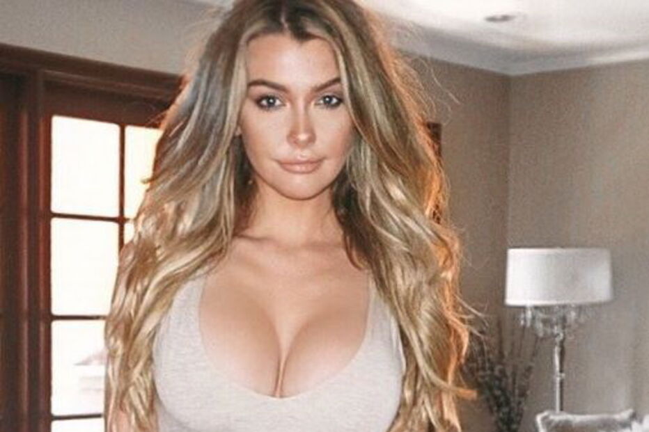 Emily Sears sem pudor no Instagram