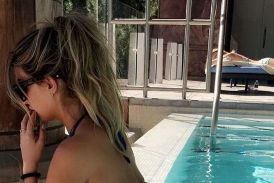 Emily Sears sem pudor no Instagram