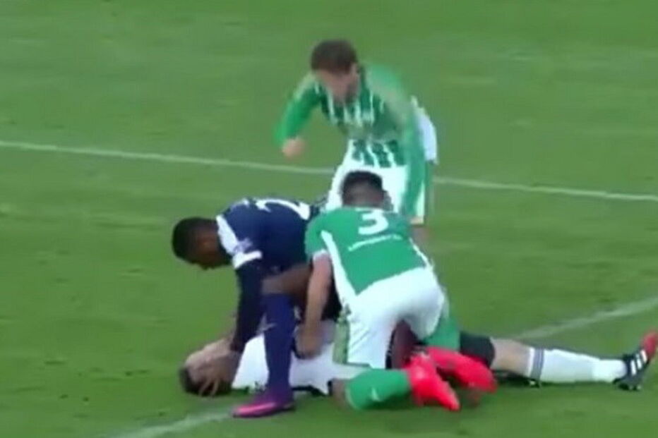 Francis Koné, Olhanense, UOL Esporte, Martin Berkovec, República Checa, desporto, futebol