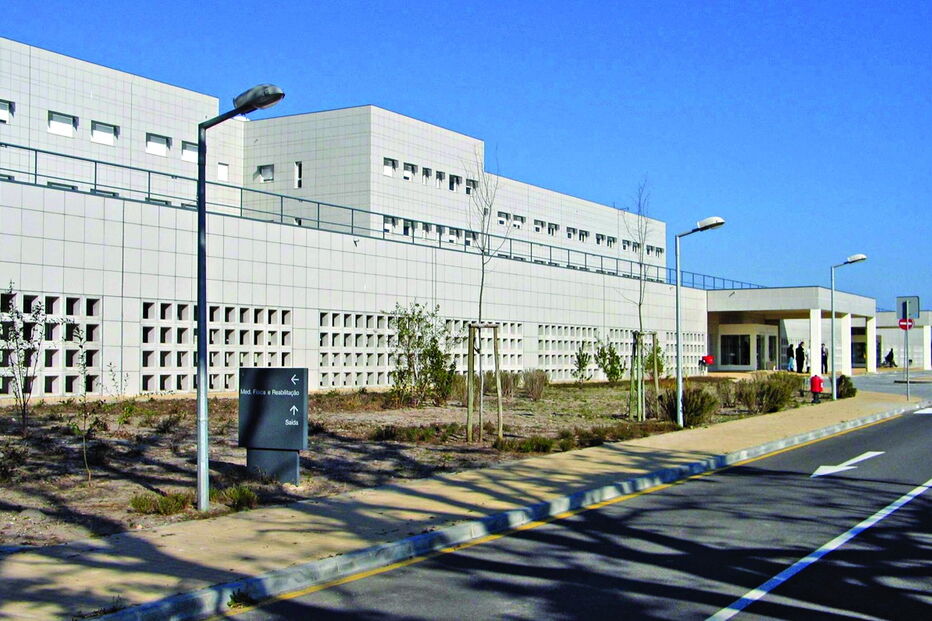 Petição com mais de 5300 assinaturas pede a reintegração do cirurgião Vítor Rocha no Hospital do Litoral Alentejano 