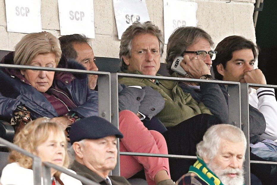Jorge Jesus, Luís Martins, Sporting B, II Liga, Campeonato de Portugal, Matheus Pereira, Francisco Geraldes, Esgaio, André Geraldes, Douglas, Podence, Azbe Jug, desporto, futebol