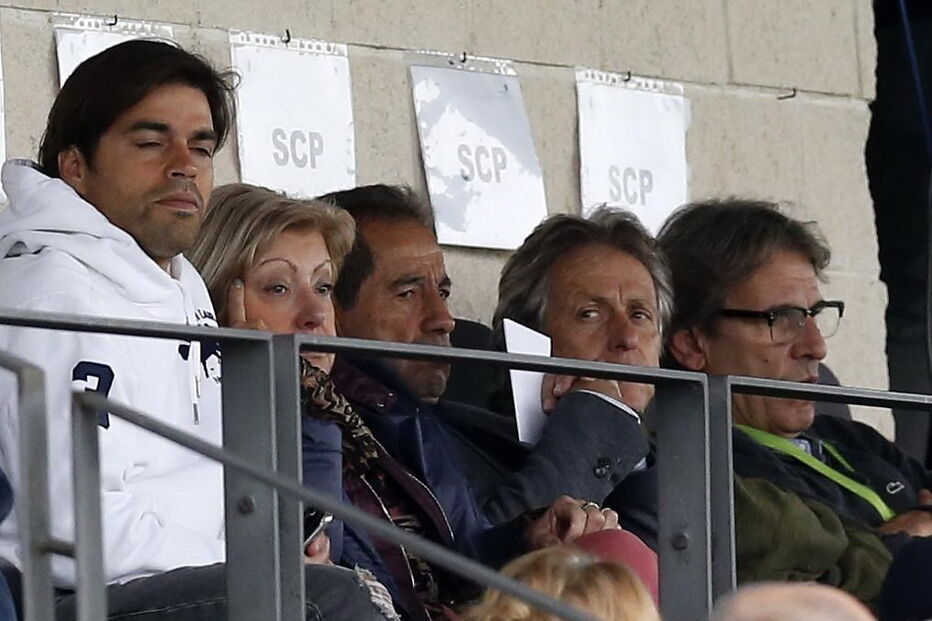 Jorge Jesus, Luís Martins, Sporting B, II Liga, Campeonato de Portugal, Matheus Pereira, Francisco Geraldes, Esgaio, André Geraldes, Douglas, Podence, Azbe Jug, desporto, futebol