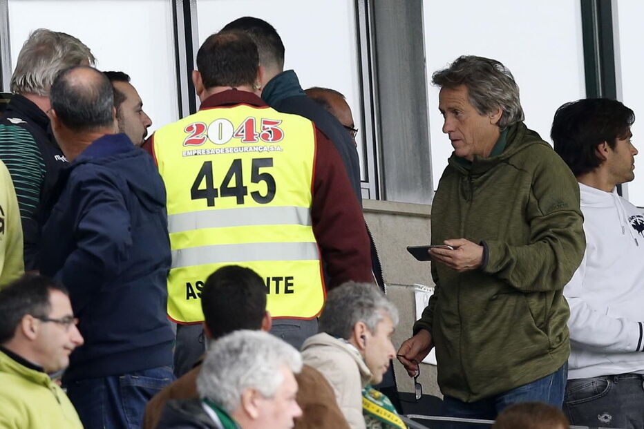 Jorge Jesus, Luís Martins, Sporting B, II Liga, Campeonato de Portugal, Matheus Pereira, Francisco Geraldes, Esgaio, André Geraldes, Douglas, Podence, Azbe Jug, desporto, futebol