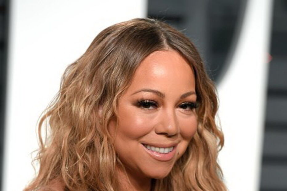 O decote ousado de Mariah Carey