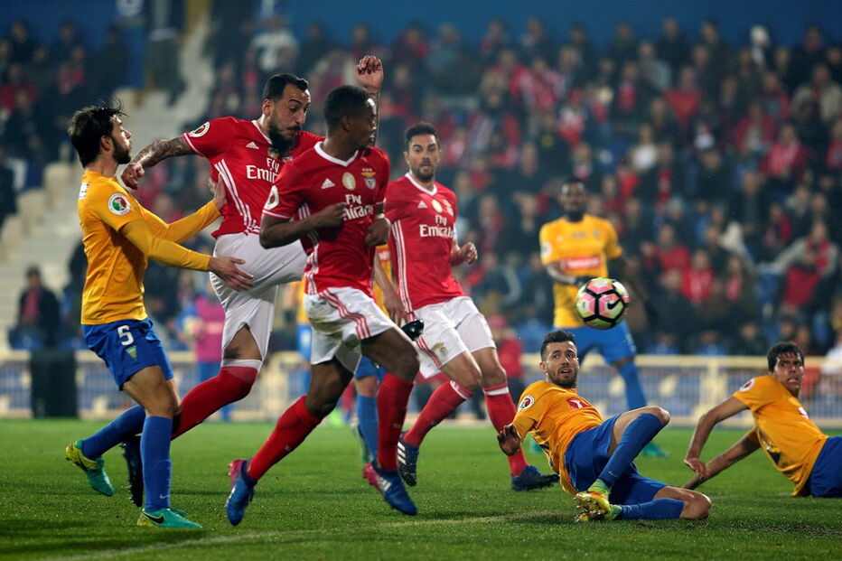 As melhores imagens do Estoril-Benfica