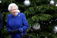 rainha inglaterra, isabel II, mala