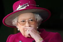 rainha inglaterra, isabel II, anel