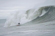 2017-03-03_18_31.48 pedro Scooby em acção na nazaré instagram.jpg