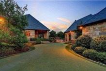 Selena Gomez vende casa por três milhões