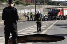 Cratera corta circulação na Avenida de Ceuta