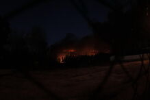 Incêndio destrói armazém comercial