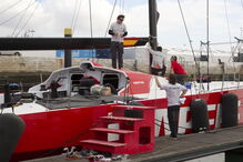 Cada veleiro passa por um processo de reconstrução e reequipamento que demora 15 semanas