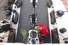 Cada veleiro passa por um processo de reconstrução e reequipamento que demora 15 semanas