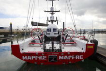 Cada veleiro passa por um processo de reconstrução e reequipamento que demora 15 semanas