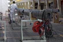 Cada veleiro passa por um processo de reconstrução e reequipamento que demora 15 semanas