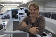 Cada veleiro passa por um processo de reconstrução e reequipamento que demora 15 semanas