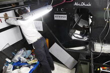 Cada veleiro passa por um processo de reconstrução e reequipamento que demora 15 semanas