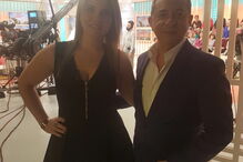 Consultora financeira exibe novo decote mais sensual 