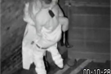 Vários casais foram filmados no beco sem saberem