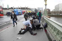 Várias pessoas foram atropeladas junto à ponte de Westminster, em Londres