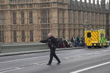 Várias pessoas feridas na ponte de Westminster e junto ao Parlamento inglês