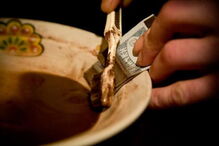 Droga Krokodil pode ser fabricada em casa. Causa lesões muito graves