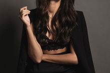 Carolina Loureiro divulgou  no Instagram o resultado  de uma sessão fotográfica que fez com Alessandra Martins e  os seguidores deixaram milhares  de ‘gostos’