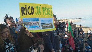 Protestos marcam última tomada de posse nos Hangares da ria Formosa
