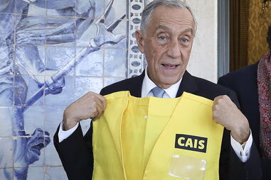 Marcelo Rebelo de Sousa vai ajudar a vender a revista Cais