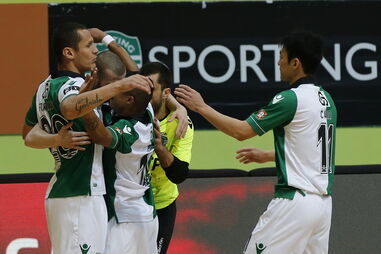 Sporting e o treinador Nuno Dias nomeados para melhores do mundo no Futsal