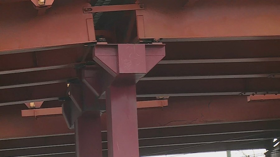 Problemas na estrutura e queda de objetos motivaram corte de circulação no Viaduto de Alcântara