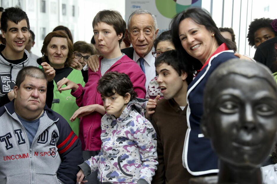 Marcelo Rebelo de Sousa durante a sua visita à Associação Raríssimas