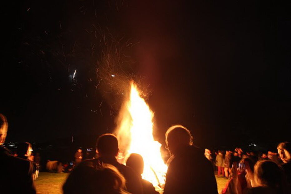 Adolescente queimado vivo
