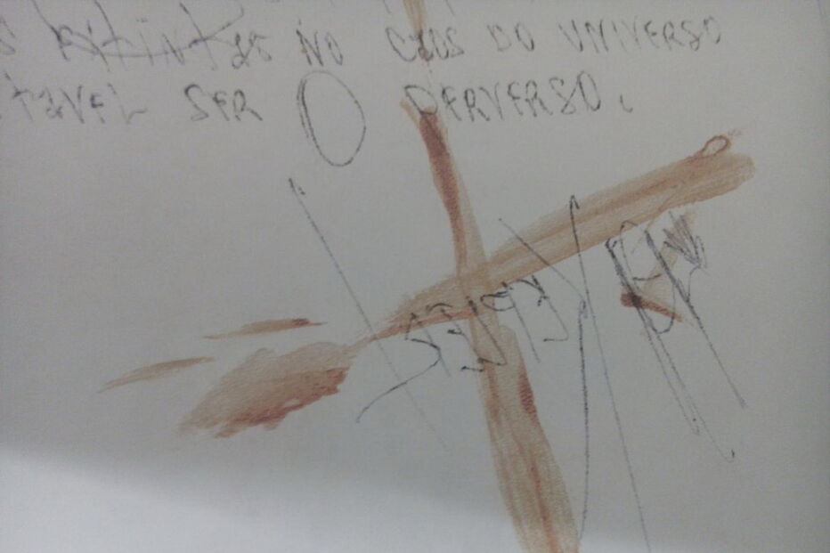 Polícia Judiciária encontrou várias massagens satânicas escritas por Tó Jó