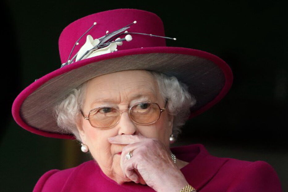 rainha inglaterra, isabel II, anel