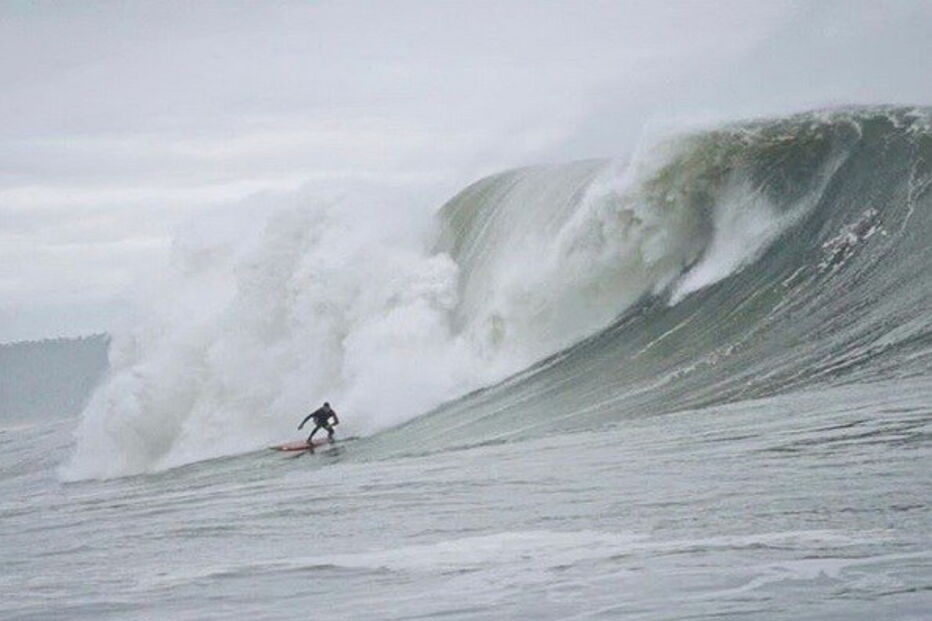2017-03-03_18_31.48 pedro Scooby em acção na nazaré instagram.jpg